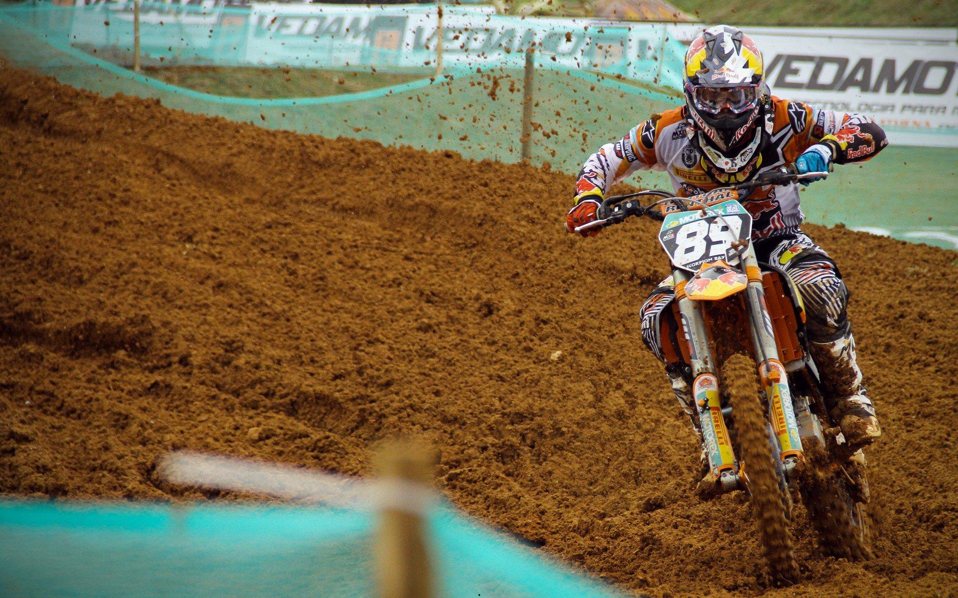 谁有神之一手？伊布与卡卡联袂主持欧冠抽签，传奇重逢引爆足坛